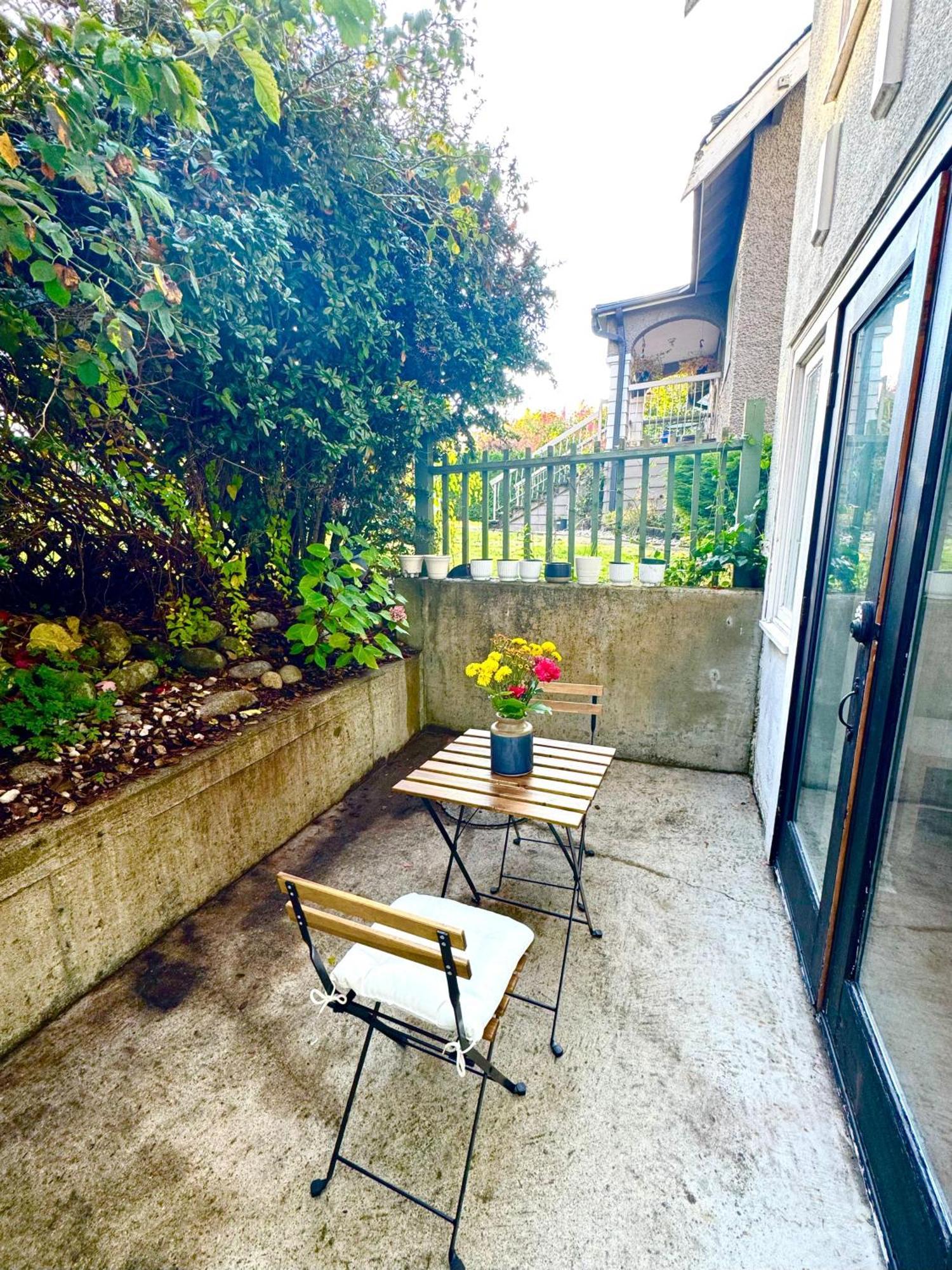 Charming Private Kitsilano Suite Vancouver Exterior photo